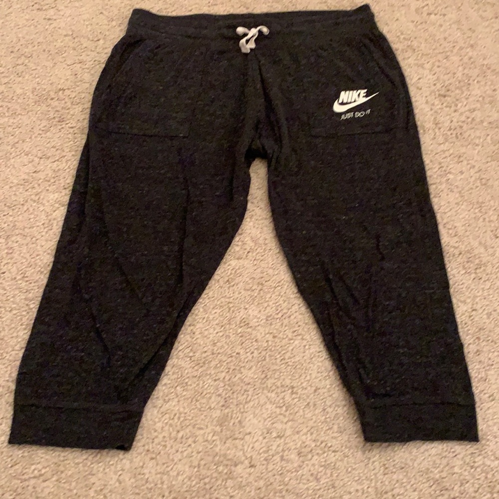 Nike Capri Joggers